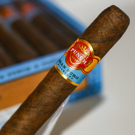 跨越千年的藍色煙雲：一部波瀾壯闊的雪茄史話