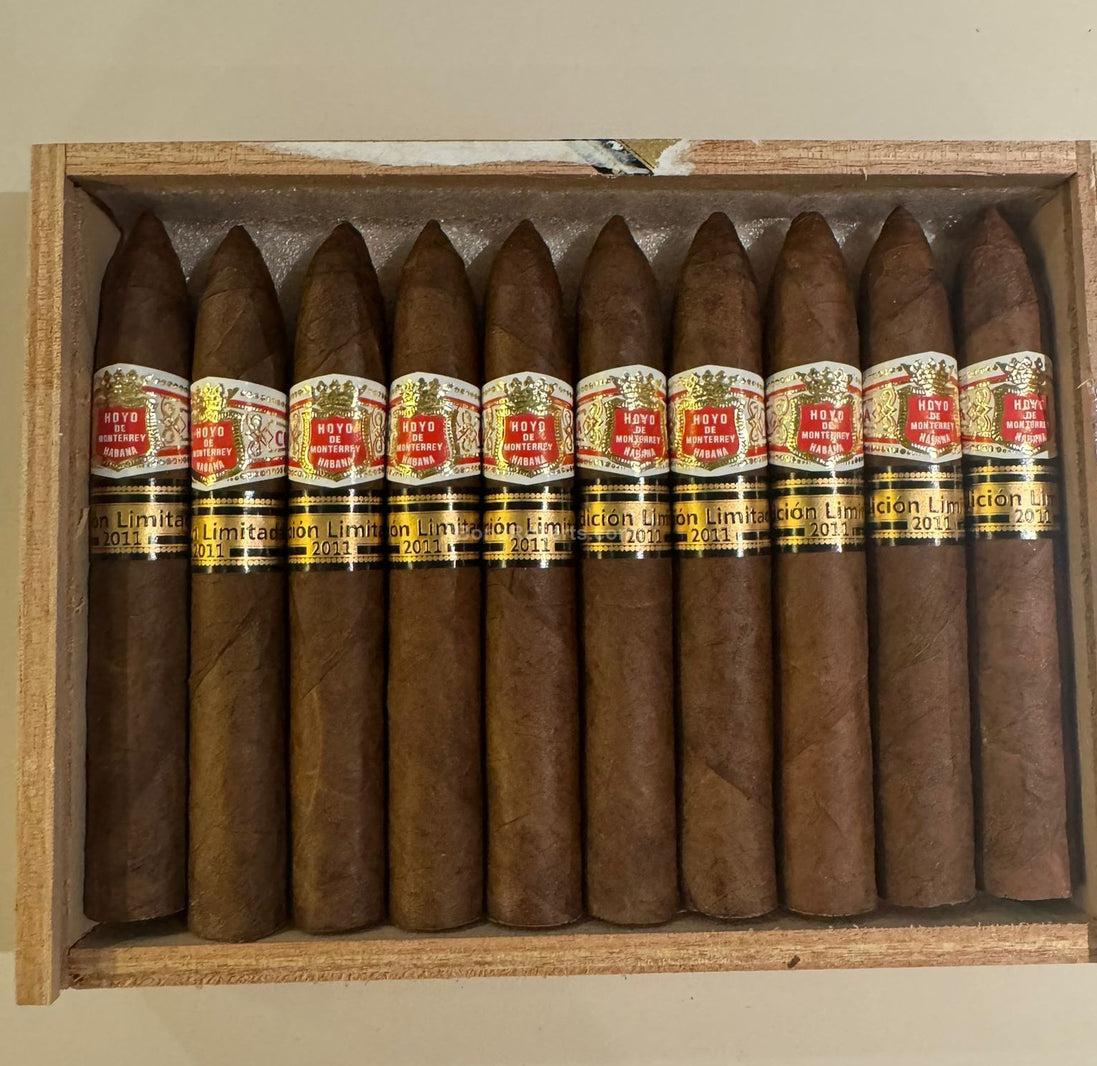 Short Hoyo Pirámides Edición Limitada 2011 (年度限量版)